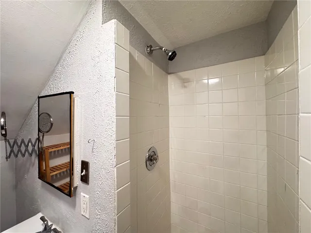 $1,600 | 72 Courtland Street, Unit 3, Providence, RI 02909