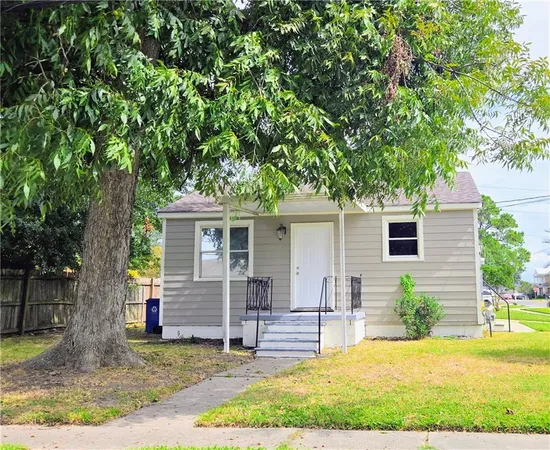 $1,350 | 2501 Delille Street, Chalmette, LA 70043