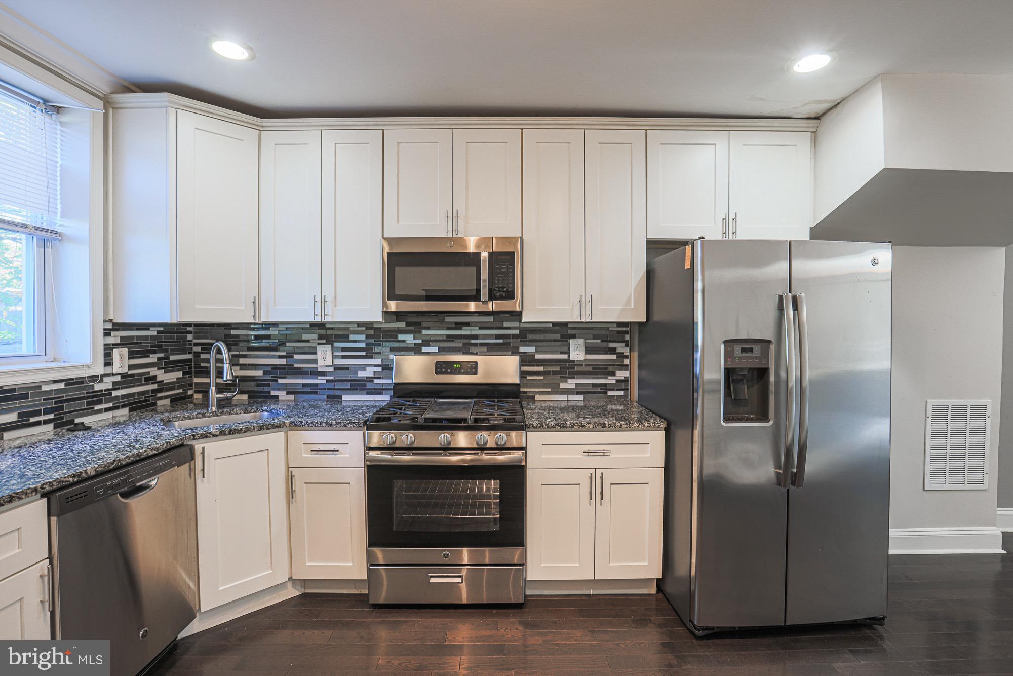 3222 Barclay Street Baltimore, MD 21218 - Photo 5 of 30