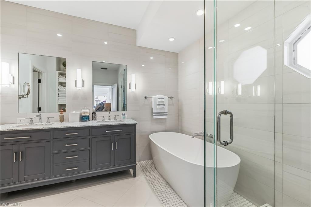 4705 Villa Mare Lane Naples, FL 34103 - Photo 21 of 49