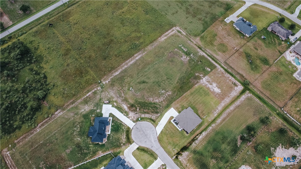 690 Dayspring Victoria, TX 77904 - Photo 3 of 11