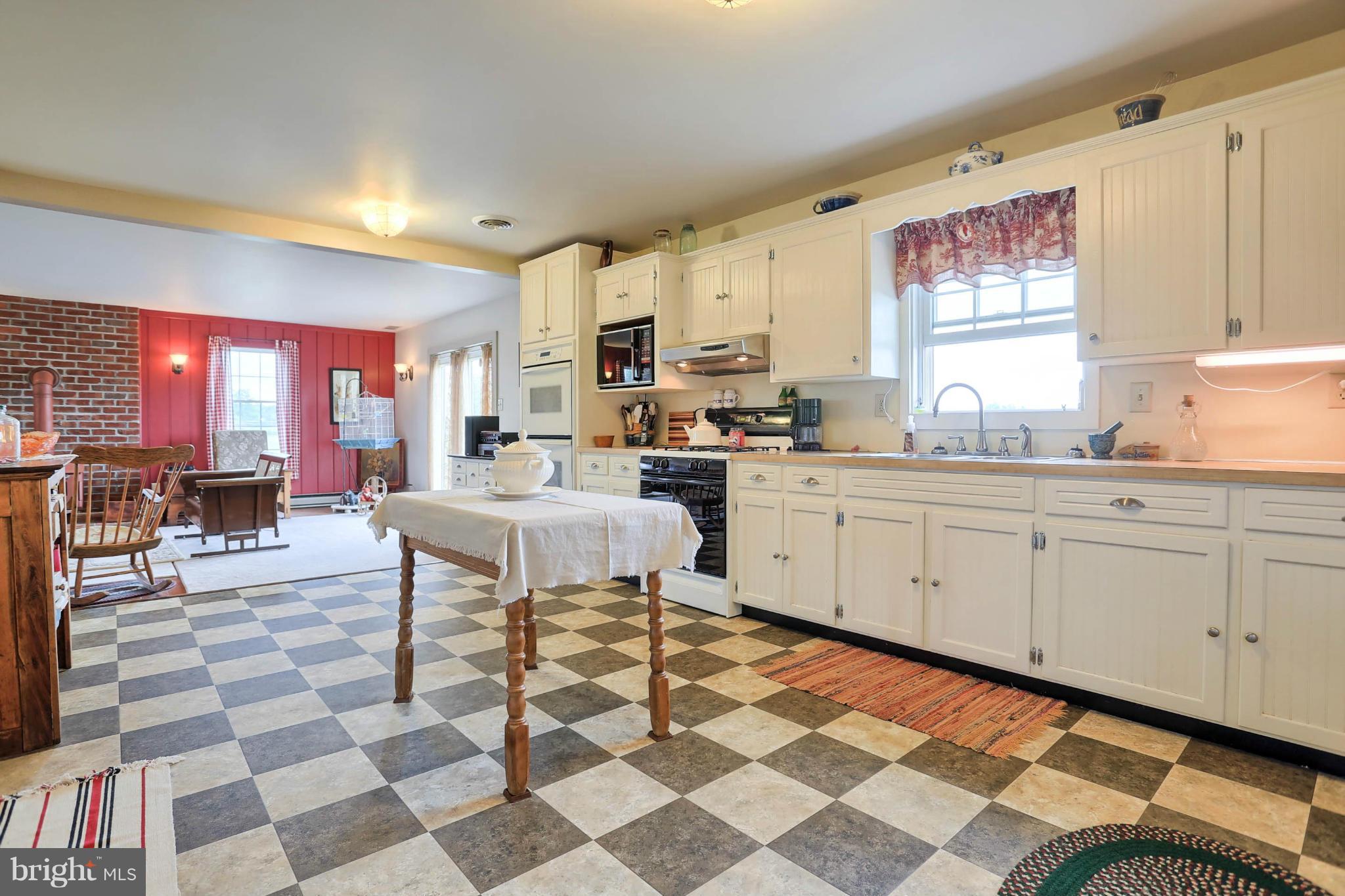 5205 Guitner Road Chambersburg, PA 17202 - Photo 13 of 30 Kitchen