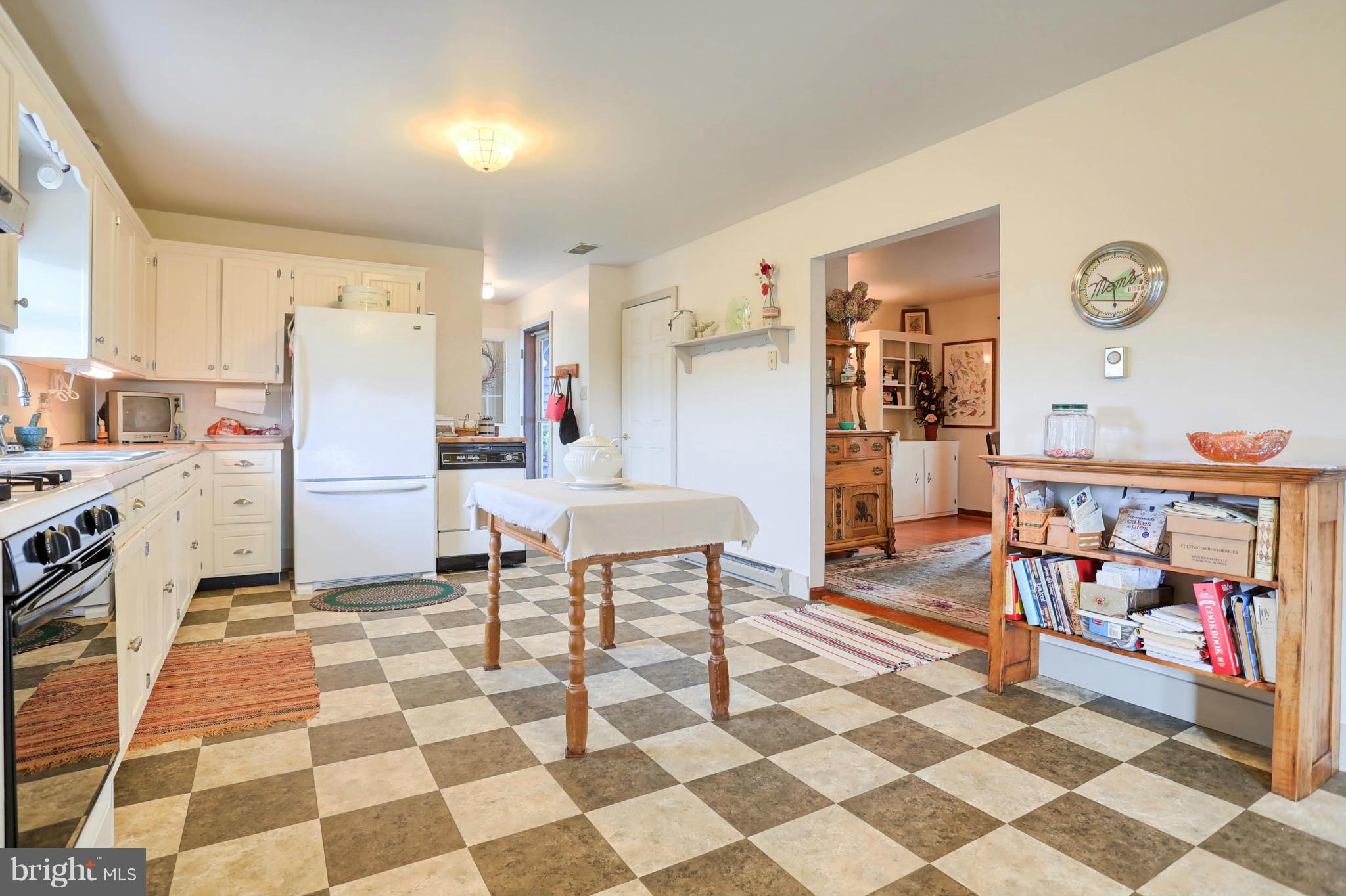 5205 Guitner Road Chambersburg, PA 17202 - Photo 15 of 30 Kitchen