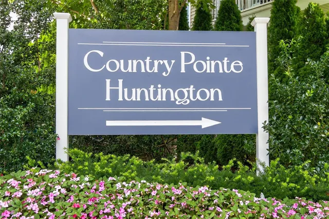 $899,999 | 2202 Townhome Way, Huntington Station, NY 11746