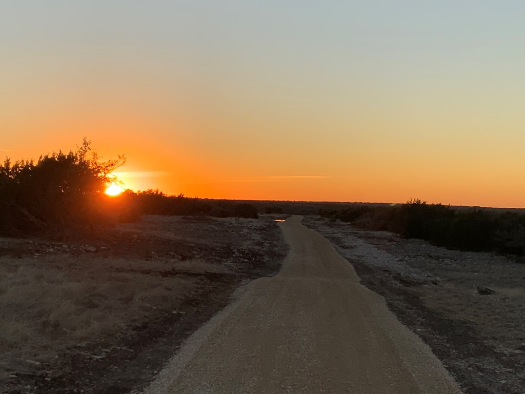 41 Rocksprings Tx 78880 Rocksprings, TX 78880 - Photo 2 of 62