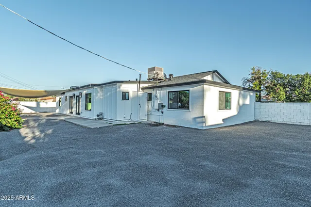 $3,950 | 1539 West Puget Avenue, Phoenix, AZ 85021