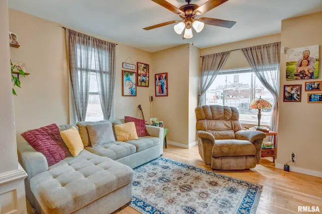 $132,900 | 203 West Poplar Street, Taylorville, IL 62568