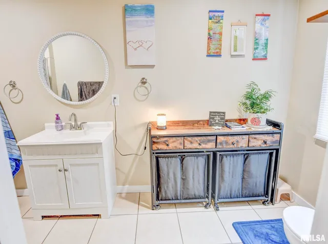 $132,900 | 203 West Poplar Street, Taylorville, IL 62568