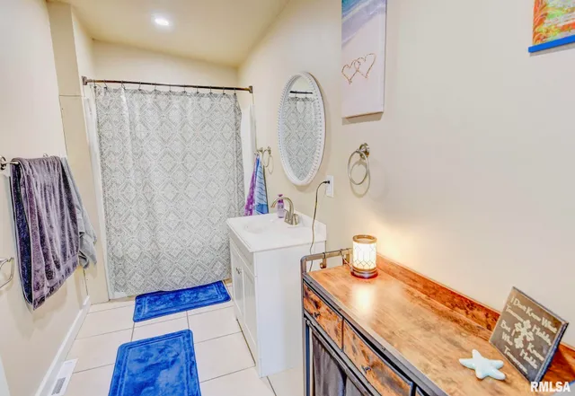 $132,900 | 203 West Poplar Street, Taylorville, IL 62568