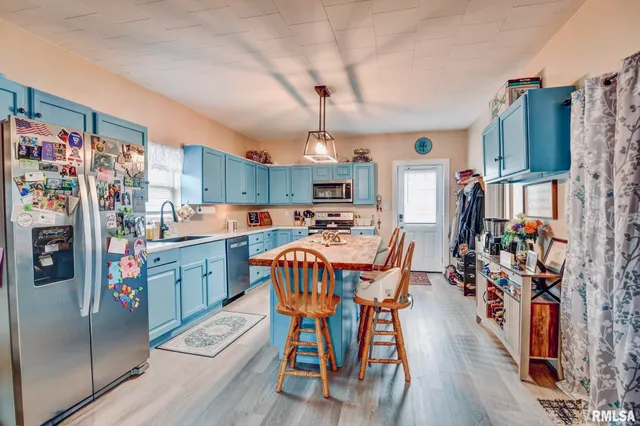 $132,900 | 203 West Poplar Street, Taylorville, IL 62568