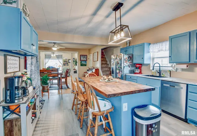 $132,900 | 203 West Poplar Street, Taylorville, IL 62568