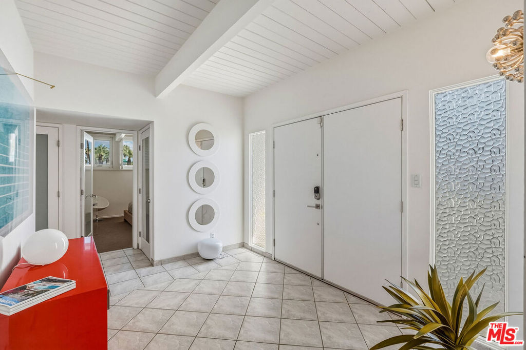 275 North Michelle Road Palm Springs, CA 92262 - Photo 9 of 43 Gallery Image 9