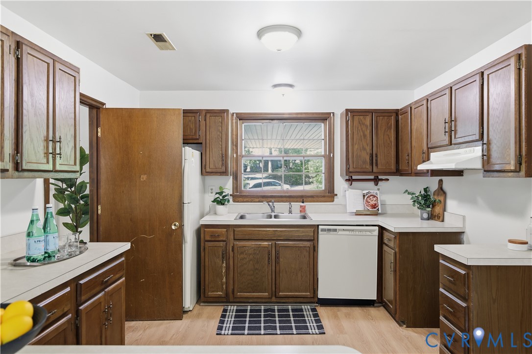 2869 Iverson Road Midlothian, VA 23112 - Photo 7 of 29