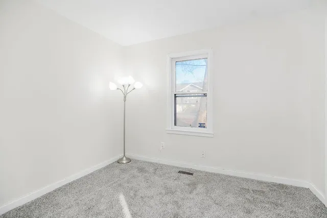 $160,000 | 3701 Shawnee Drive, Kansas City, KS 66106