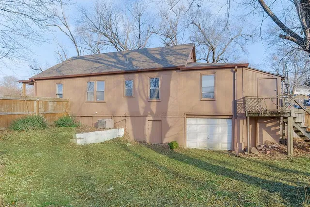 $160,000 | 3701 Shawnee Drive, Kansas City, KS 66106