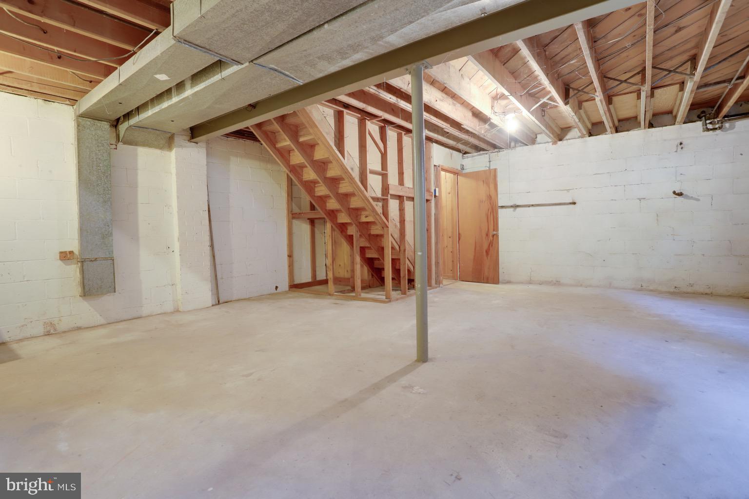 8802 2nd Avenue Silver Spring, MD 20910 - Photo 33 of 67 Great space for workshop...