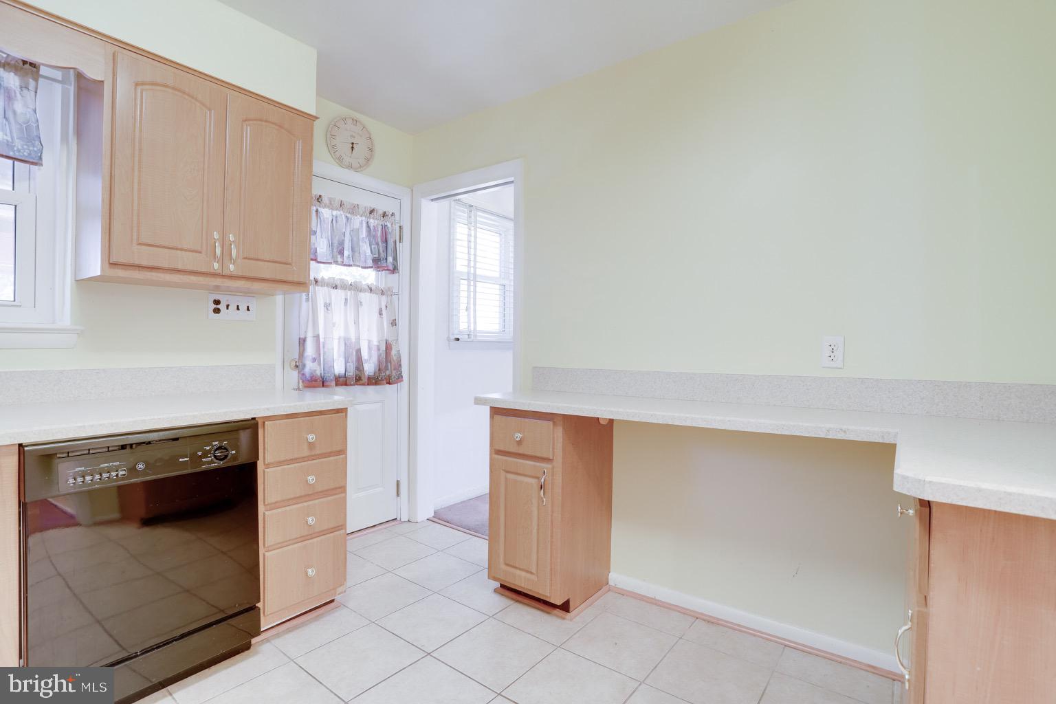 8802 2nd Avenue Silver Spring, MD 20910 - Photo 4 of 67 Kitchen has a wonderful layout for meal prep!