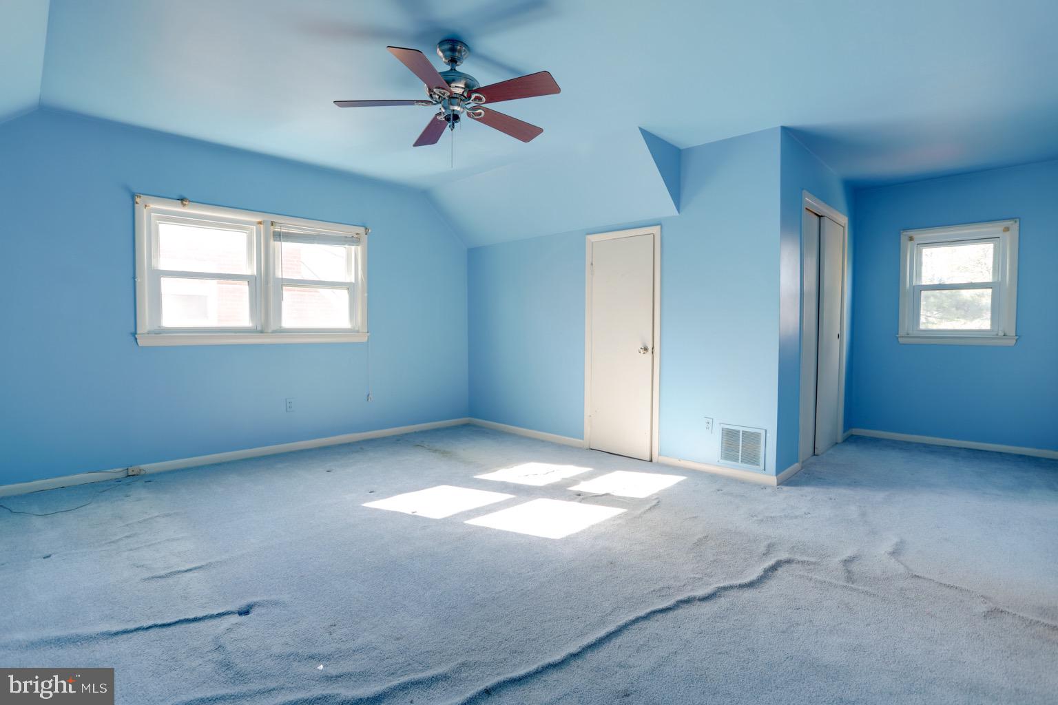 8802 2nd Avenue Silver Spring, MD 20910 - Photo 46 of 67 2nd huge upstairs bedroom...