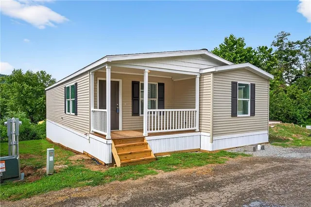 $130,000 | 15 Surf Drive, Unit 1, Bunola, PA 15020