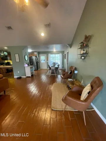 $1,500 | 3075 Highway 614, Moss Point, MS 39562