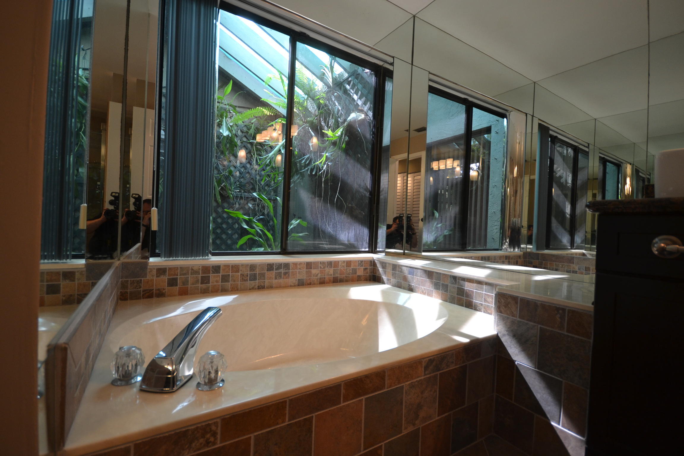 11079 Cloverleaf Circle Boca Raton, FL 33428 - Photo 22 of 44 Master Bath Tub