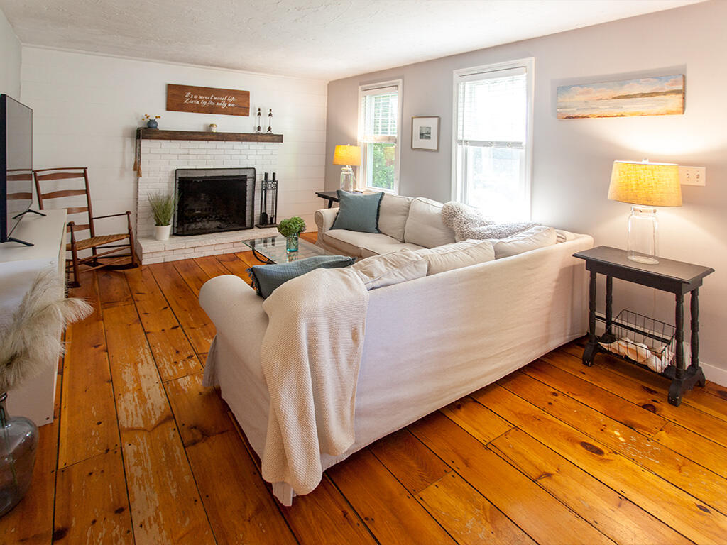 4 Windsor Road Sandwich, MA 02563 - Photo 16 of 33 22