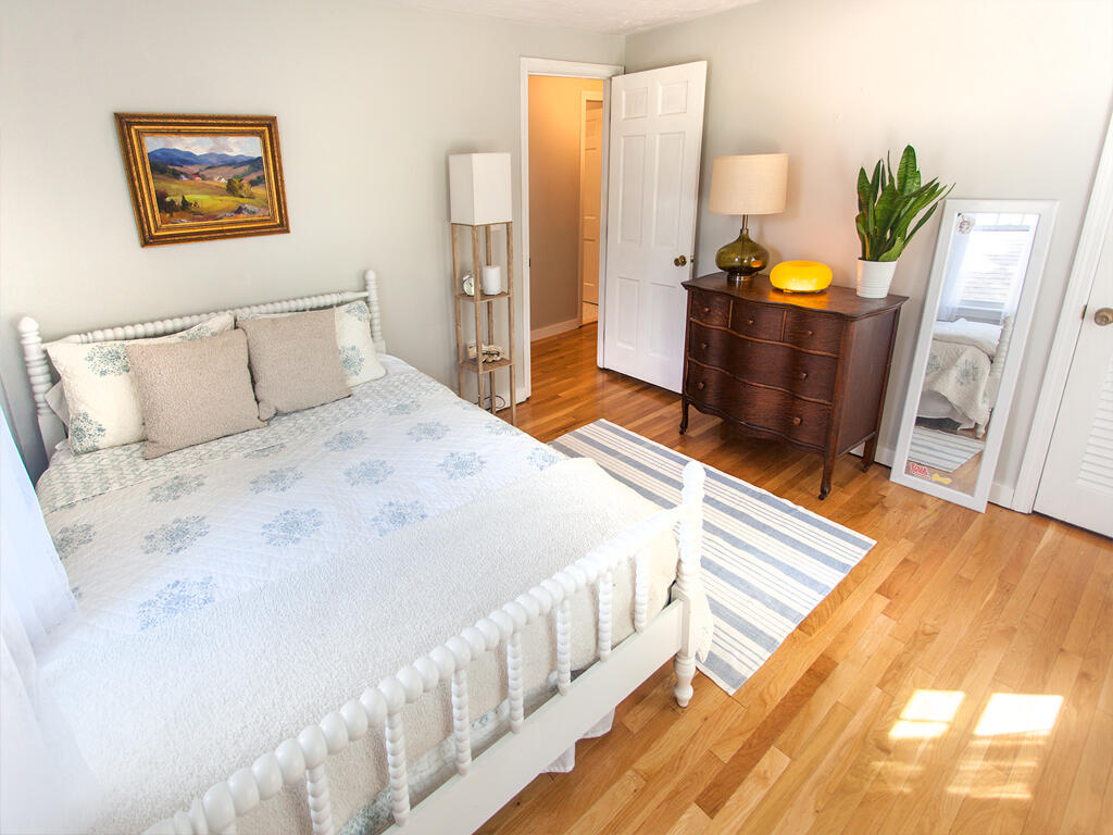 4 Windsor Road Sandwich, MA 02563 - Photo 21 of 33 29