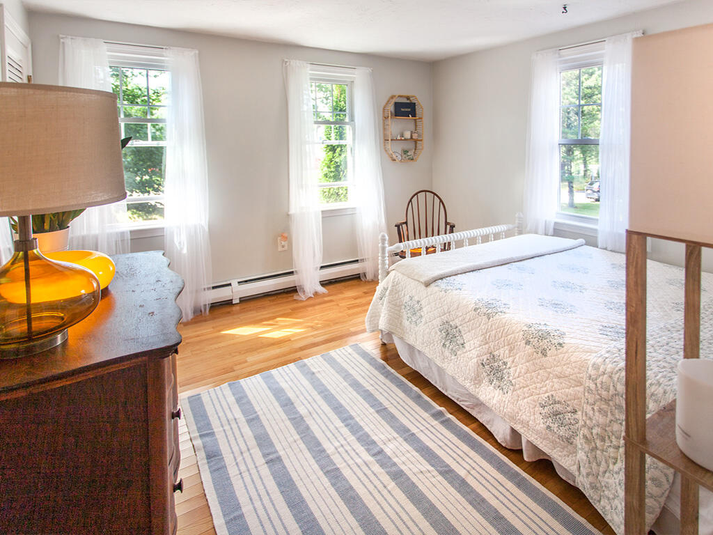 4 Windsor Road Sandwich, MA 02563 - Photo 22 of 33 28