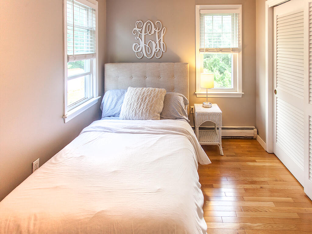 4 Windsor Road Sandwich, MA 02563 - Photo 23 of 33 26