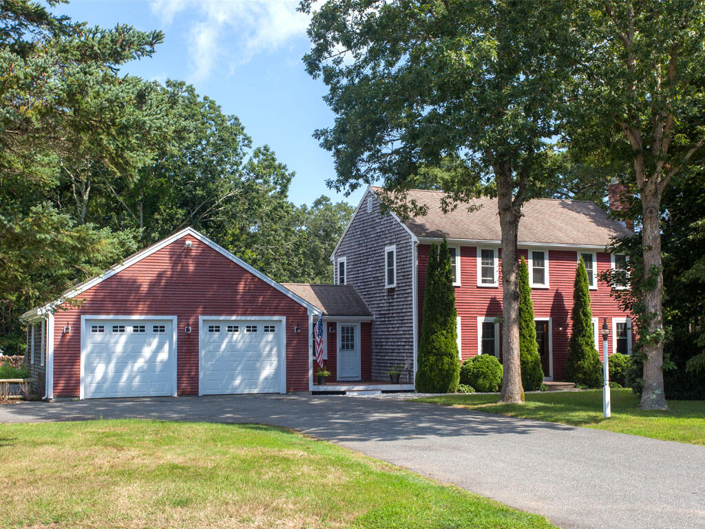 4 Windsor Road Sandwich, MA 02563 - Photo 4 of 33 1