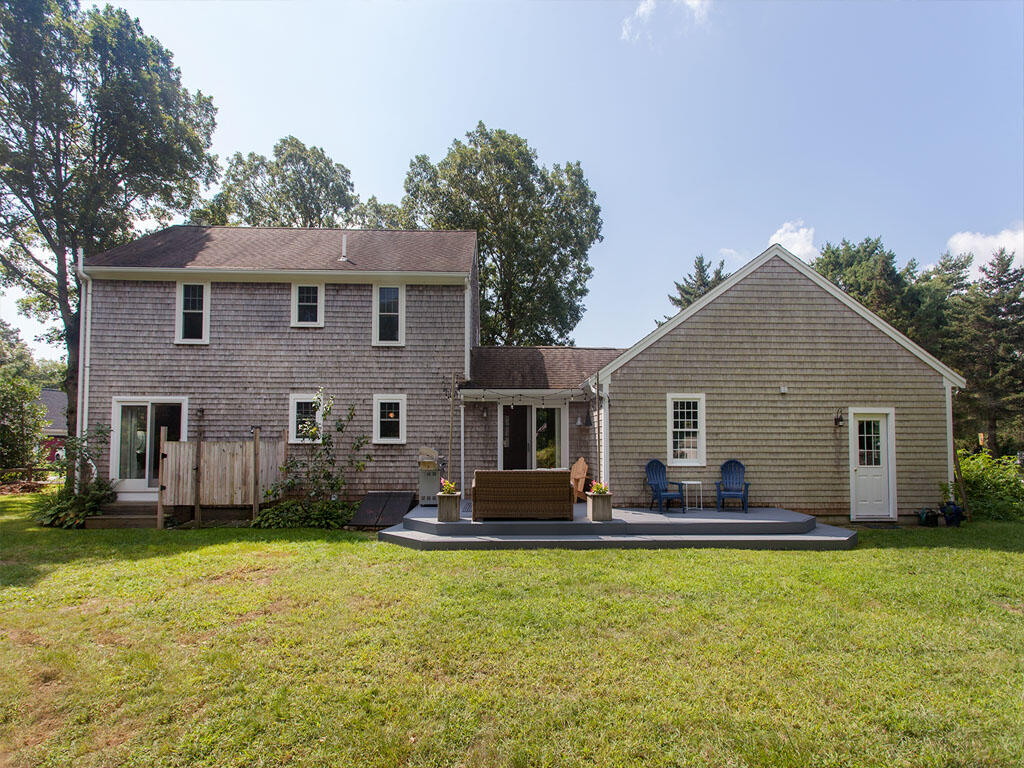 4 Windsor Road Sandwich, MA 02563 - Photo 5 of 33 13