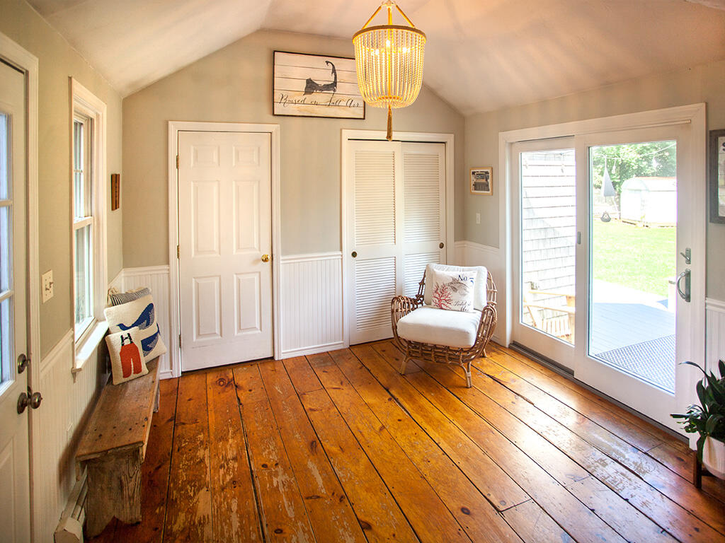 4 Windsor Road Sandwich, MA 02563 - Photo 10 of 33 18 (1)