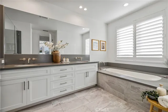 $2,800,000 | 23097 Lowridge Place, Saugus, CA 91390