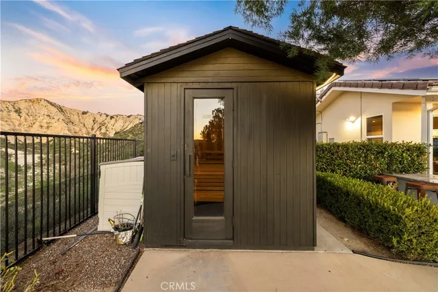 $2,800,000 | 23097 Lowridge Place, Saugus, CA 91390