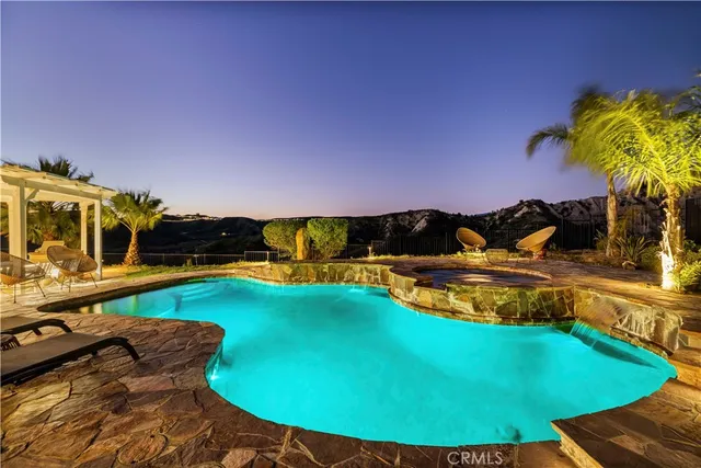 $2,800,000 | 23097 Lowridge Place, Saugus, CA 91390