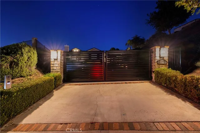 $2,800,000 | 23097 Lowridge Place, Saugus, CA 91390