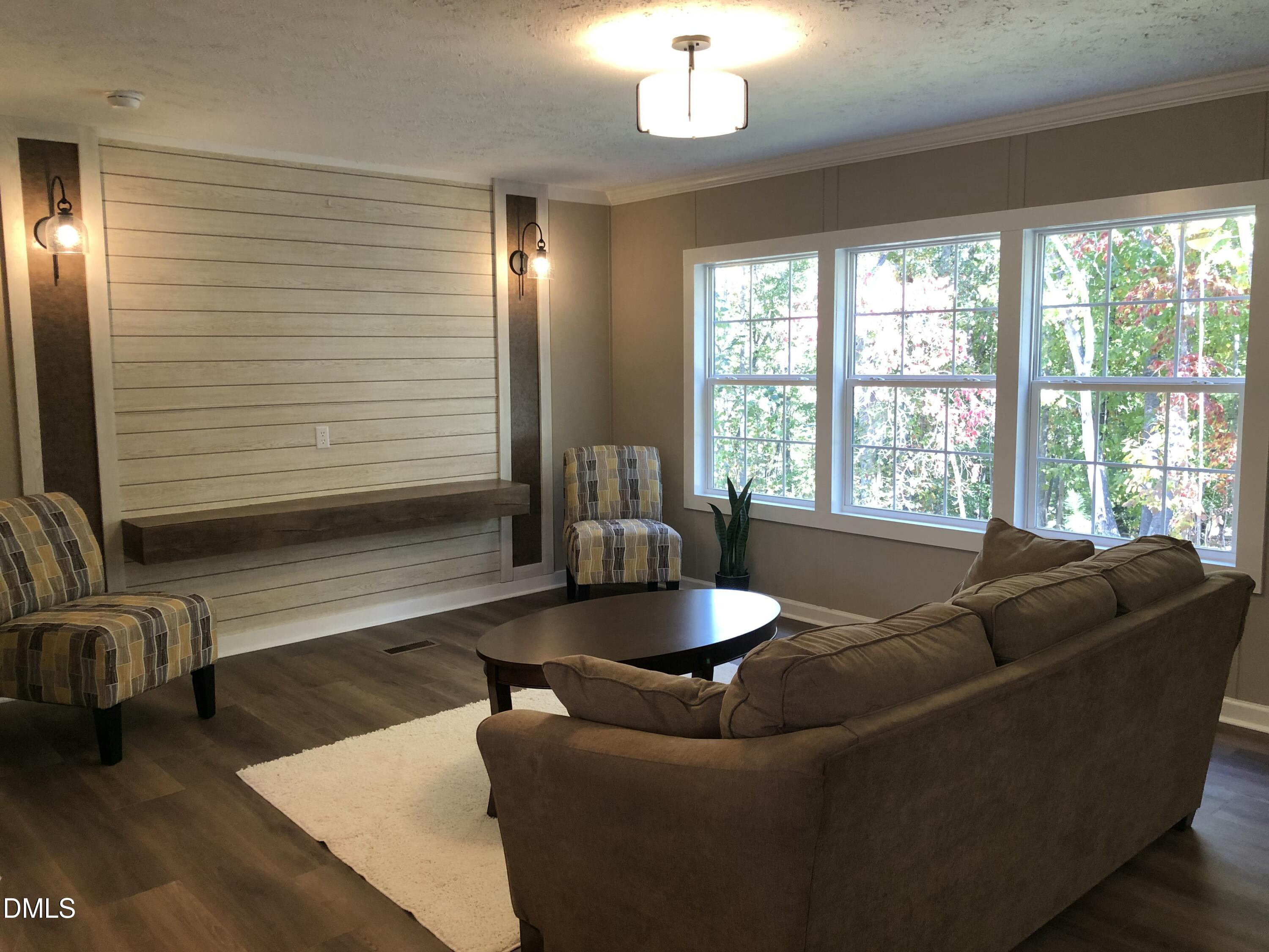 1310 Gillis Road Roxboro, NC 27574 - Photo 8 of 41 Living