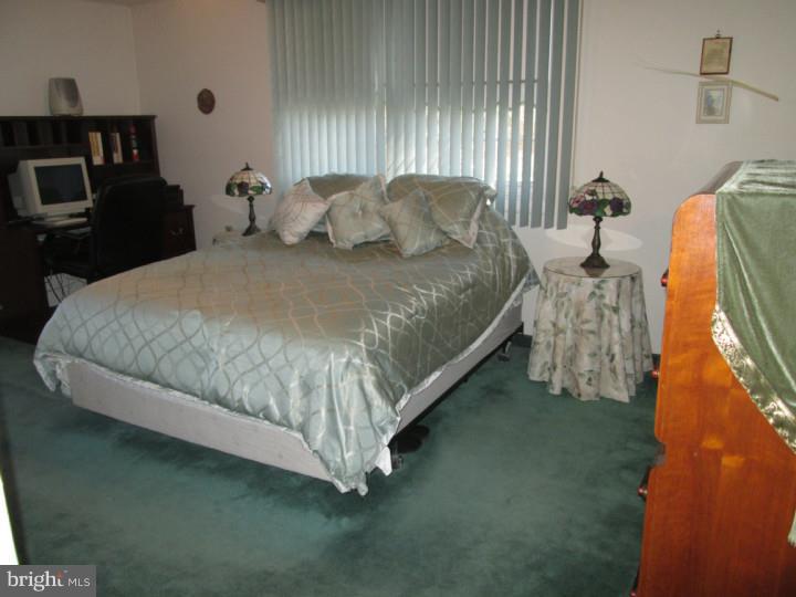 12107 Thornton Road Philadelphia, PA 19154 - Photo 15 of 25 Bedroom - Main