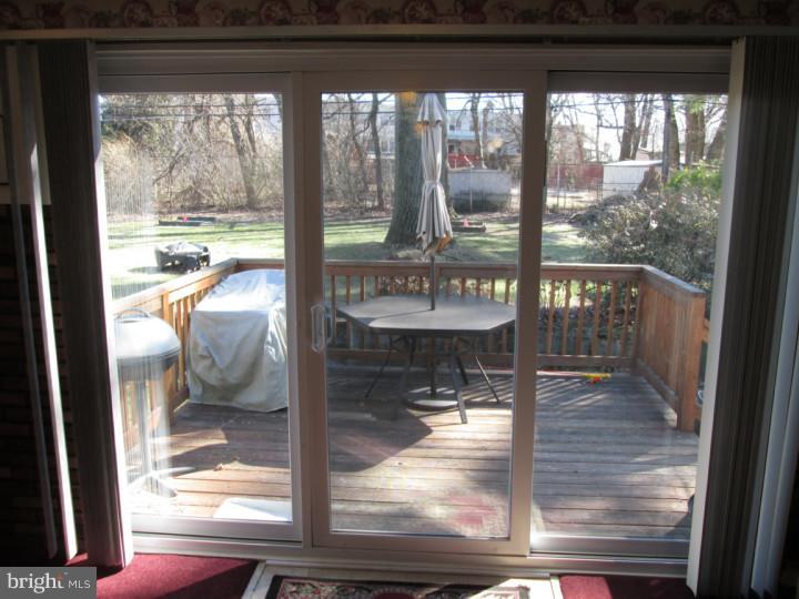 12107 Thornton Road Philadelphia, PA 19154 - Photo 21 of 25 Deck