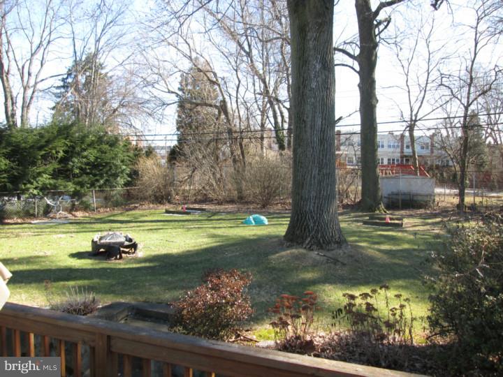12107 Thornton Road Philadelphia, PA 19154 - Photo 23 of 25 Back Yard