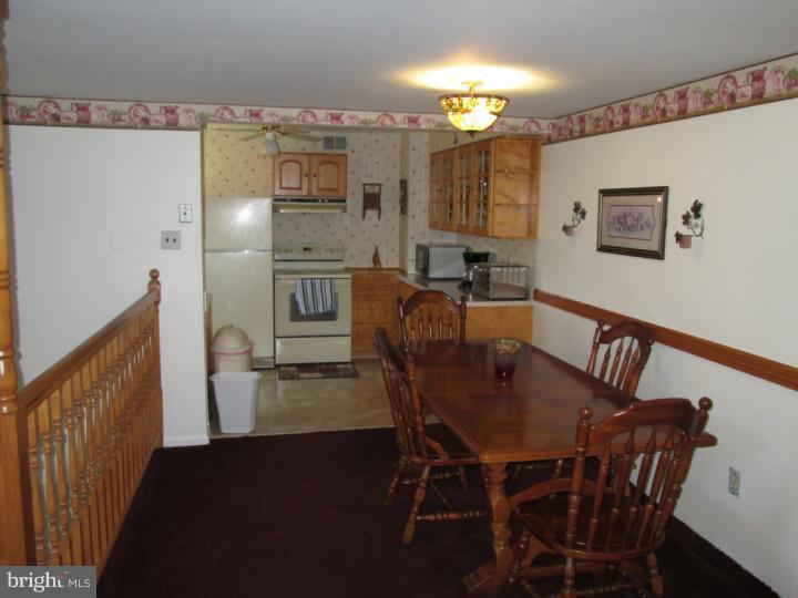12107 Thornton Road Philadelphia, PA 19154 - Photo 8 of 25 Dining Room