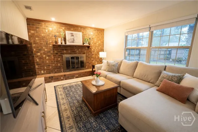 $2,450 | 808 Birchwood Road, Savannah, GA 31419