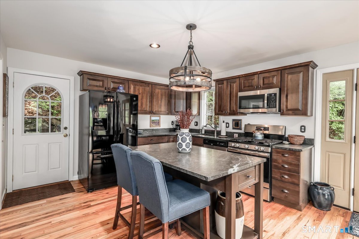 450 West Meetinghouse Road New Milford, CT 06776 - Photo 10 of 36