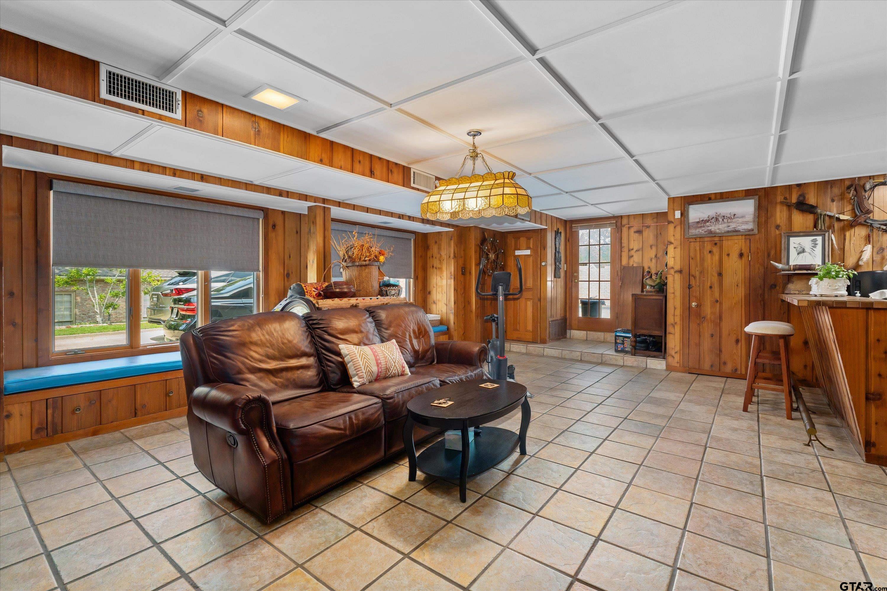 121 Fair Lane Tyler, TX 75701 - Photo 35 of 46 a living room with furniture