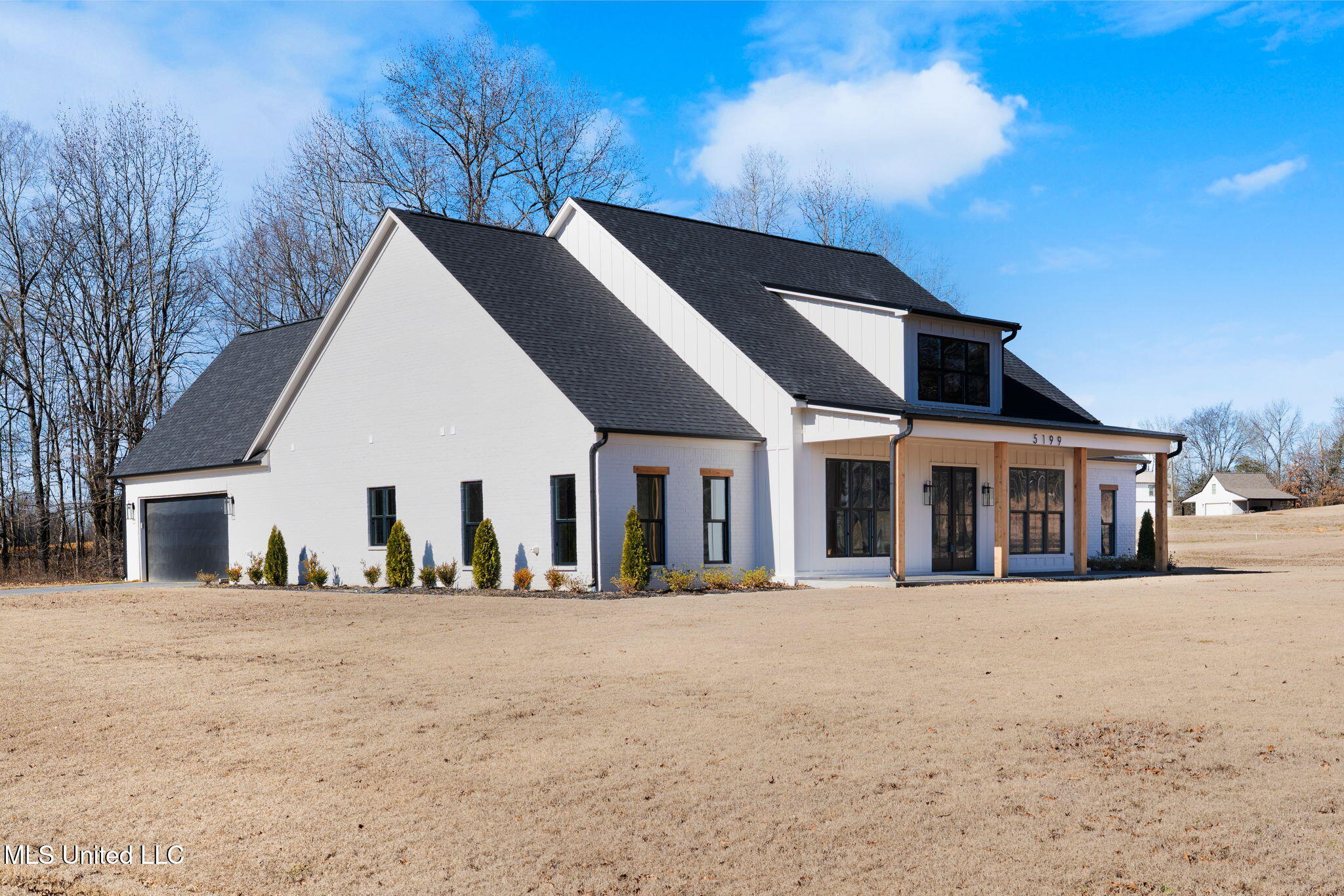 5199 Brook Lane Hernando, MS 38632 - Photo 2 of 47 Left Side View