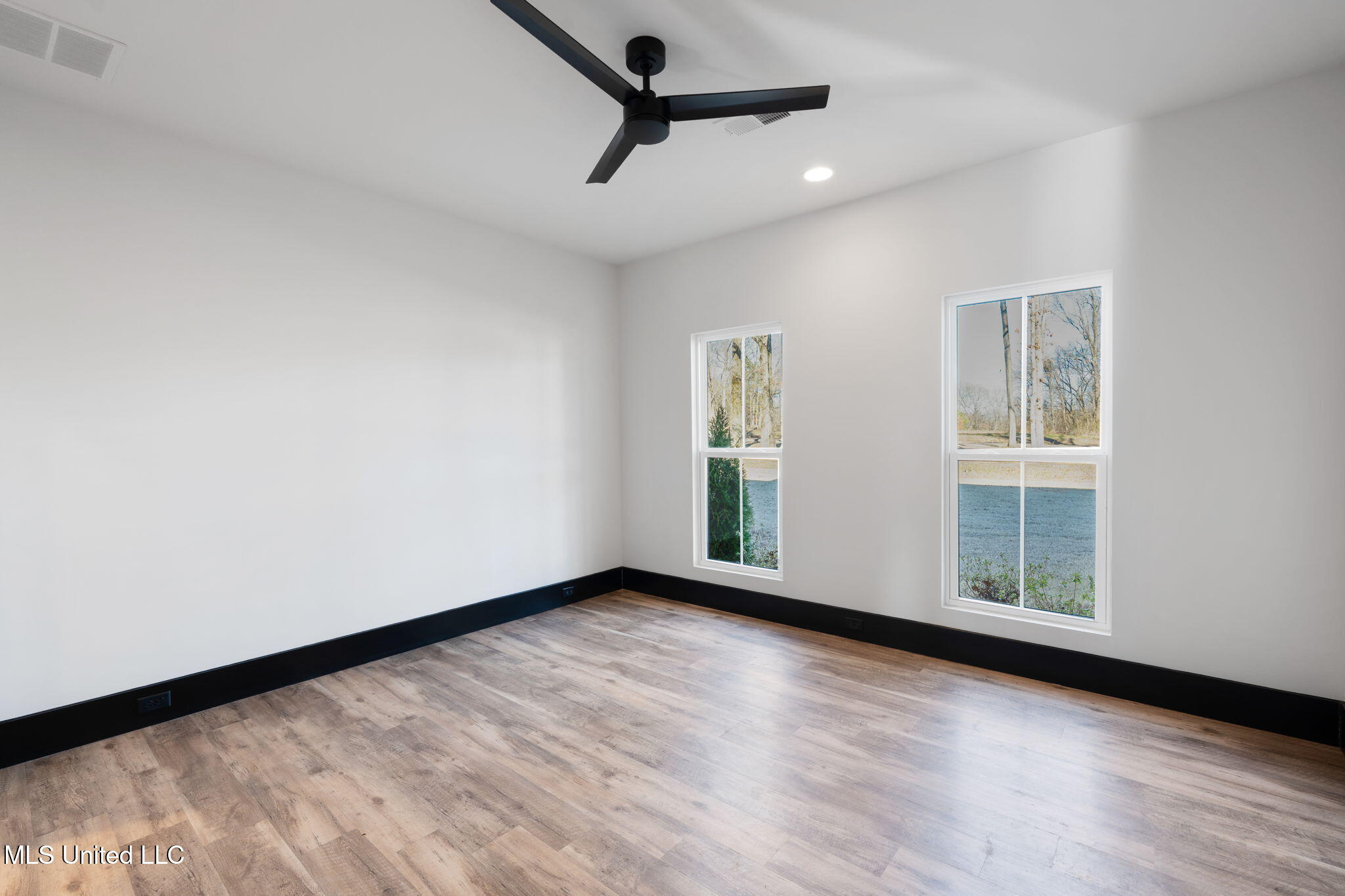 5199 Brook Lane Hernando, MS 38632 - Photo 31 of 47 Bedroom 3