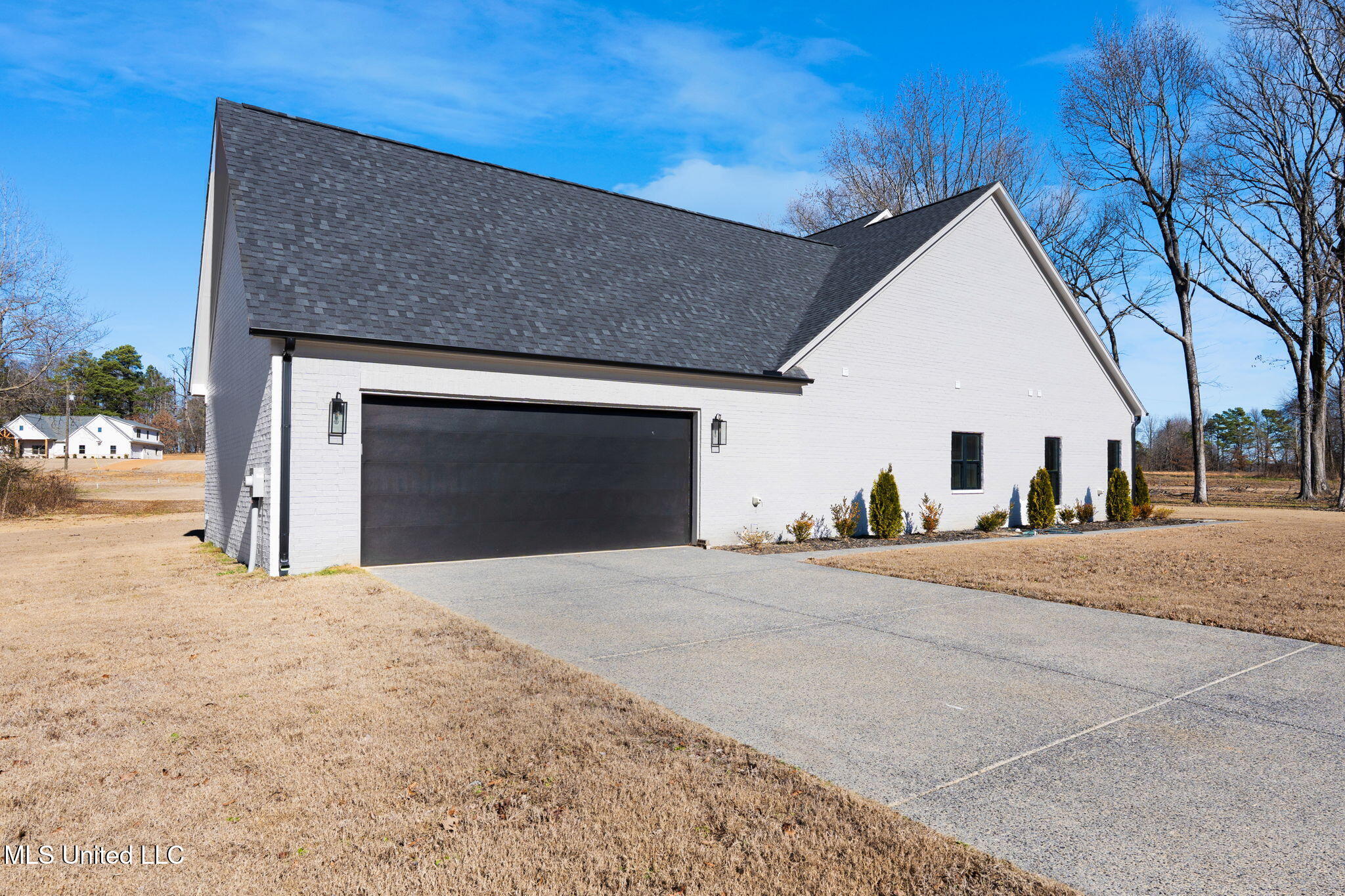 5199 Brook Lane Hernando, MS 38632 - Photo 41 of 47 Garage Side of Home