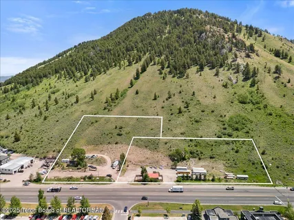 $19,500,000 | 1400-1450 Highway 89, Jackson, WY 83001