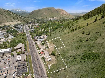 $19,500,000 | 1400-1450 Highway 89, Jackson, WY 83001