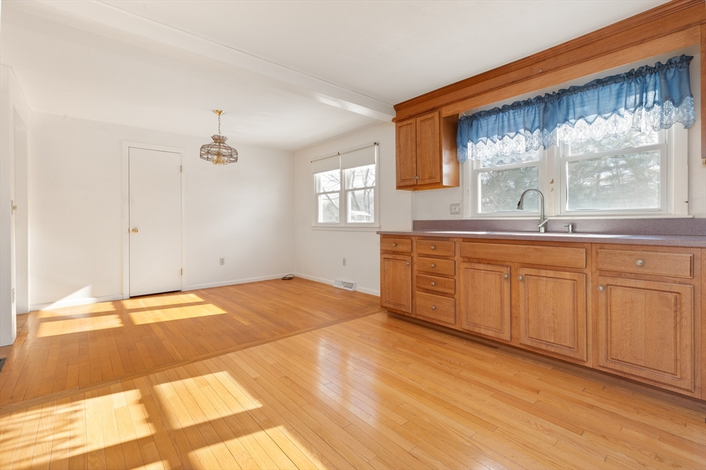 23 School Street Rowley, MA 01969 - Photo 6 of 28